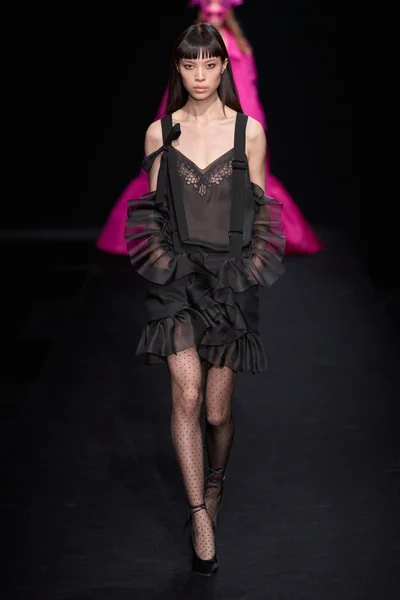 Look 3